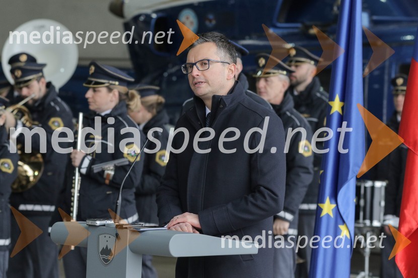  Marjan  Šarec, predsednik Vlade Republike SlovenijeSlovesna predaja novega policijskega helikopterja