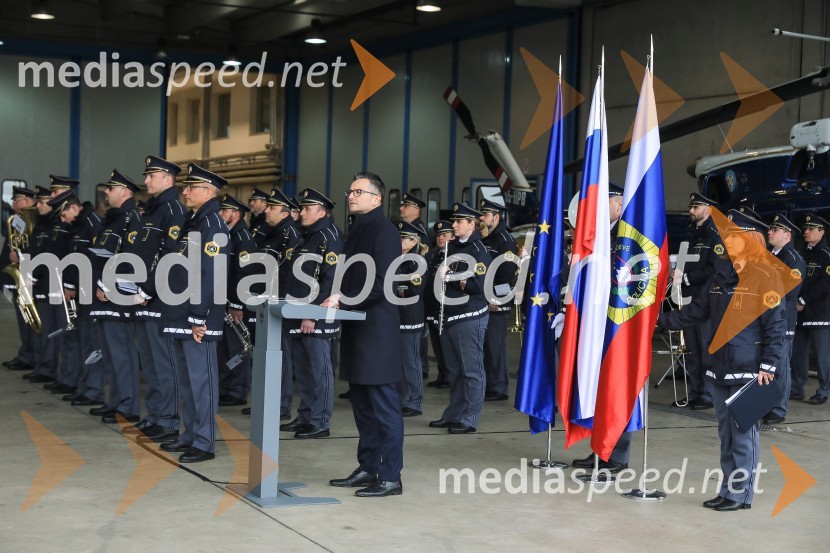 Slovesna predaja novega policijskega helikopterja