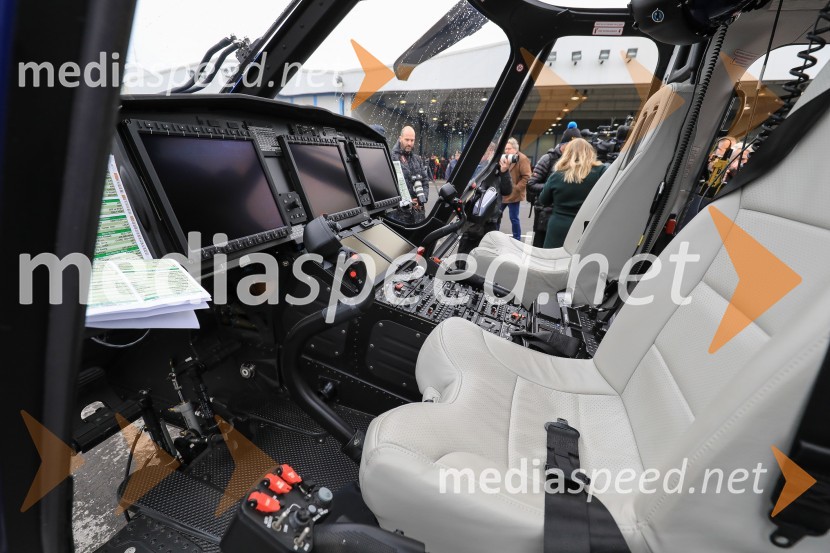 Slovesna predaja novega policijskega helikopterja