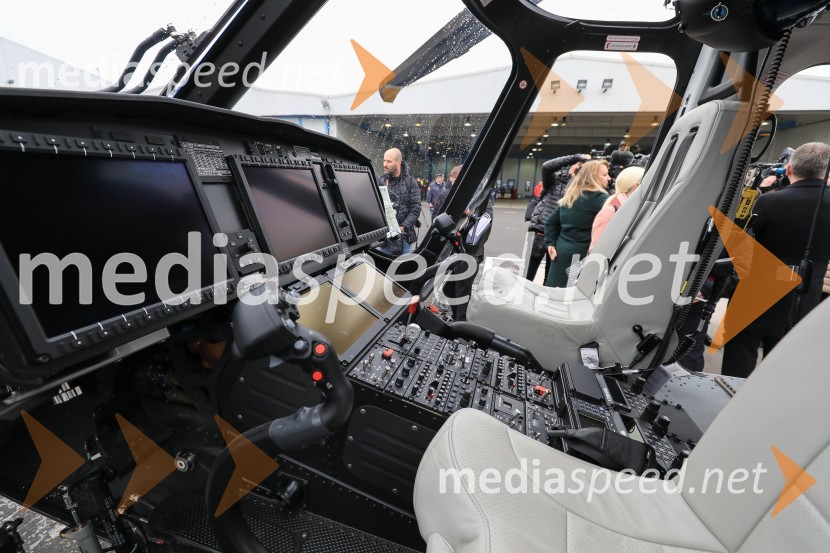 Slovesna predaja novega policijskega helikopterja