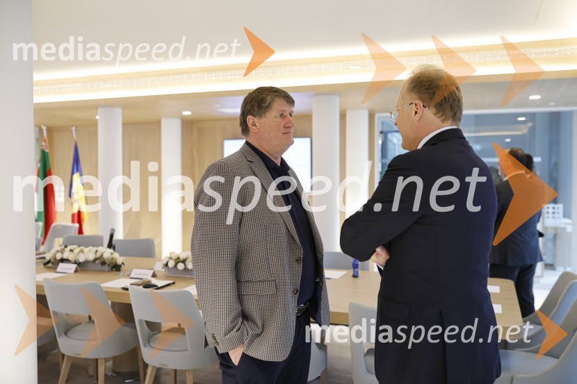  ... ;  Janez  Škrabec, direktor Riko d.o.o., predsednik Slovensko-ruskega poslovnega sveta, častni konzul BelorusijeZasedanje skupščine društva Slovenski konzularni zbor