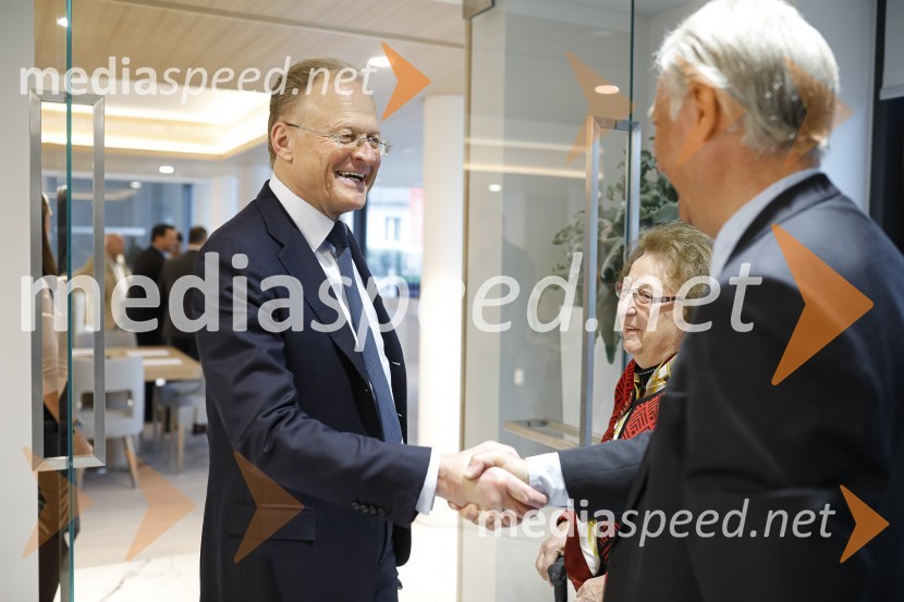  Janez  Škrabec, direktor Riko d.o.o., predsednik Slovensko-ruskega poslovnega sveta, častni konzul Belorusije;  ... Zasedanje skupščine društva Slovenski konzularni zbor