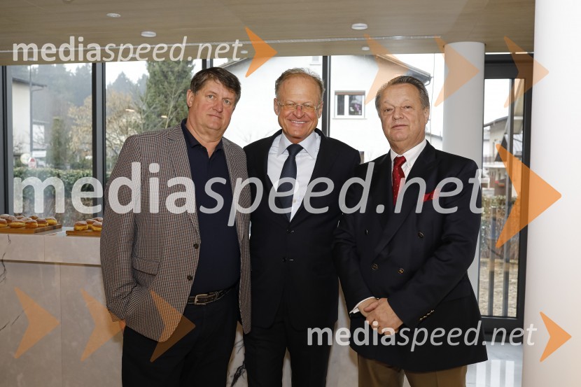  ... ;  Janez  Škrabec, direktor Riko d.o.o., predsednik Slovensko-ruskega poslovnega sveta, častni konzul Belorusije;  ... Zasedanje skupščine društva Slovenski konzularni zbor