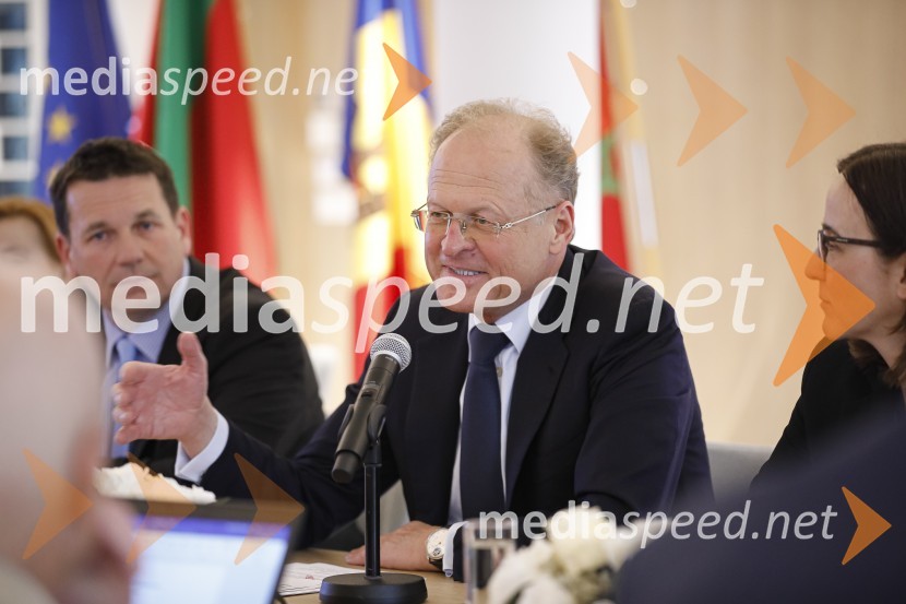  Janez  Škrabec, direktor Riko d.o.o., predsednik Slovensko-ruskega poslovnega sveta, častni konzul BelorusijeZasedanje skupščine društva Slovenski konzularni zbor