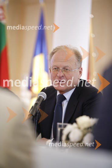  Janez  Škrabec, direktor Riko d.o.o., predsednik Slovensko-ruskega poslovnega sveta, častni konzul BelorusijeZasedanje skupščine društva Slovenski konzularni zbor