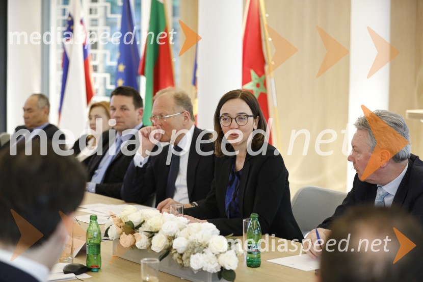  Janez  Škrabec, direktor Riko d.o.o., predsednik Slovensko-ruskega poslovnega sveta, častni konzul Belorusije;  Tanja Rupnik, vodja investicijskih projektov Riko, častna konzulka, Konzulat Republike MoldavijeZasedanje skupščine društva Slovenski konzularni zbor