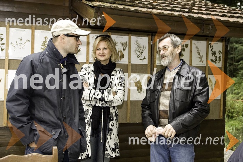 Dušan Šarotar, pisatelj, Norma Bale, direktorica Zavoda za kulturo, turizem in promocijo Gornja Radgona ter Andrej Coklin, zeliščarSlovenski pisatelji v Negovi