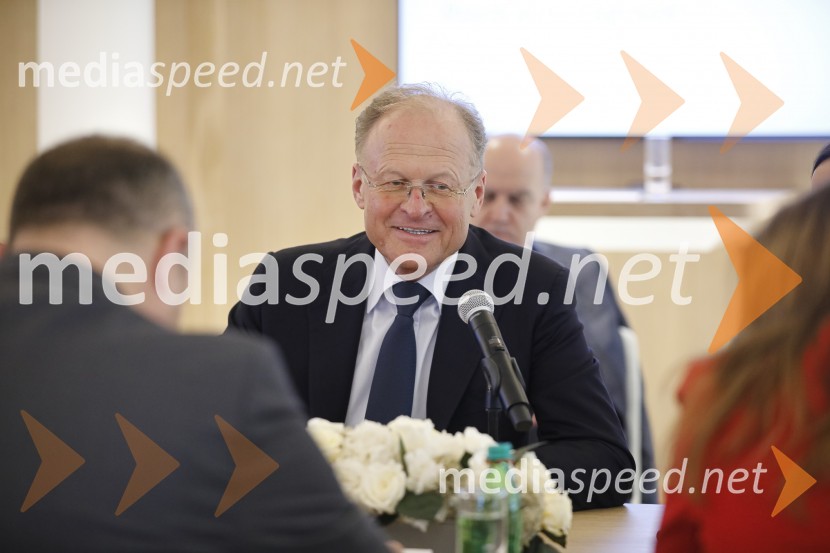  Janez  Škrabec, direktor Riko d.o.o., predsednik Slovensko-ruskega poslovnega sveta, častni konzul BelorusijeZasedanje skupščine društva Slovenski konzularni zbor