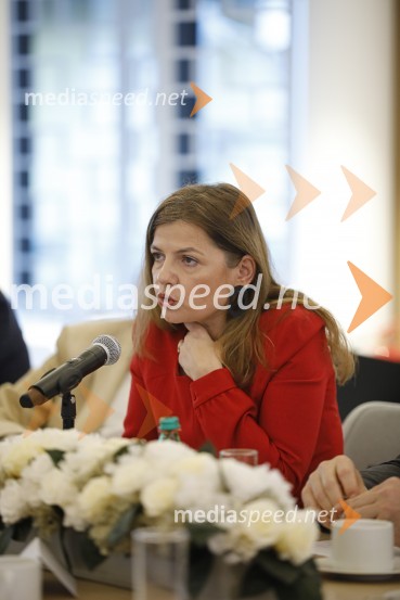 mag. Sonja  Šmuc, generalna direktorica Gospodarske zbornice SlovenijeZasedanje skupščine društva Slovenski konzularni zbor