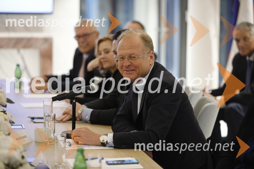  Janez  Škrabec, direktor Riko d.o.o., predsednik Slovensko-ruskega poslovnega sveta, častni konzul BelorusijeZasedanje skupščine društva Slovenski konzularni zbor