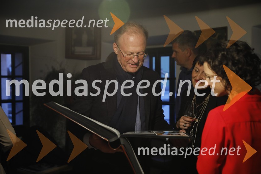  Janez  Škrabec, direktor Riko d.o.o., predsednik Slovensko-ruskega poslovnega sveta, častni konzul BelorusijePogovor z Jožetom Mermalom in Tomažem Berločnikom