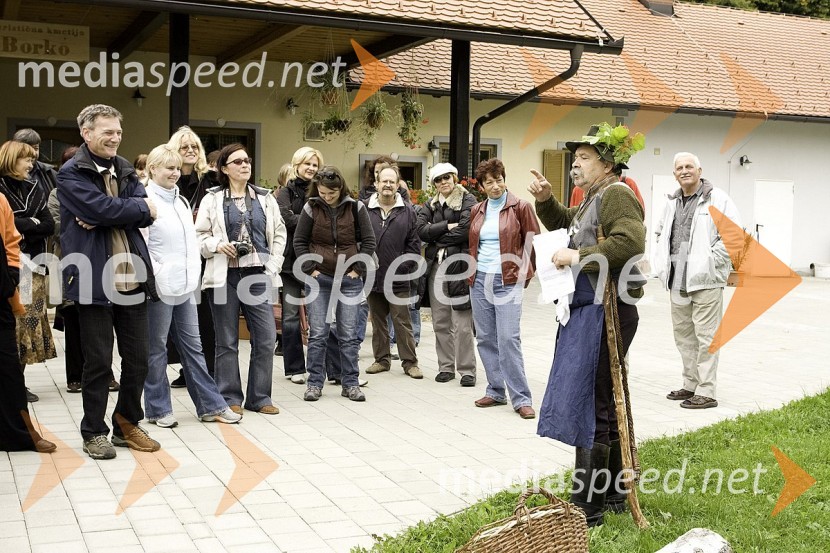 Slovenski pisatelji in Samo Tuš-Korl, humoristSlovenski pisatelji v Negovi