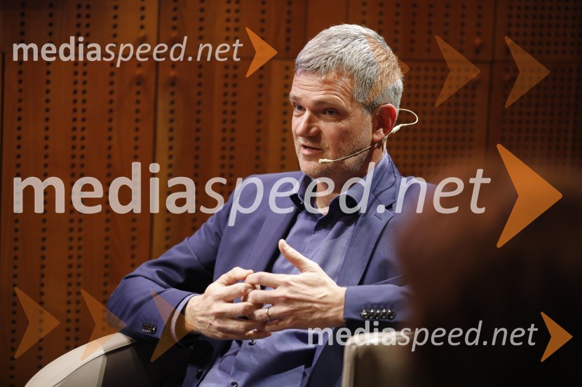 mag. Tomaž  Berločnik, predsednik uprave Petrol d.d.Pogovor z Jožetom Mermalom in Tomažem Berločnikom