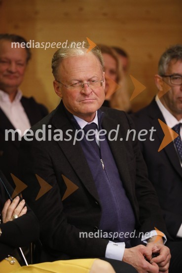  Janez  Škrabec, direktor Riko d.o.o., predsednik Slovensko-ruskega poslovnega sveta, častni konzul BelorusijePogovor z Jožetom Mermalom in Tomažem Berločnikom