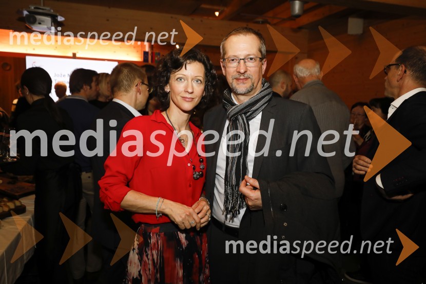  Saša Mrak, izvršna direktorica Združenja Manager;  ... Pogovor z Jožetom Mermalom in Tomažem Berločnikom