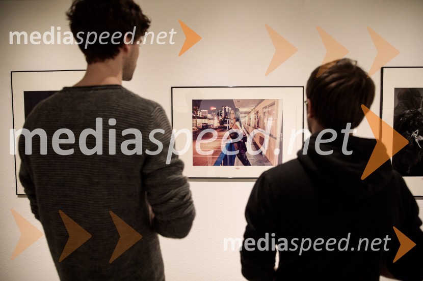 Odprtje fotografske razstave Aleša Bravničarja z naslovom Boginje