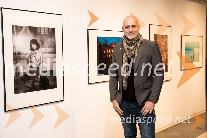  Aleš Bravničar, fotografOdprtje fotografske razstave Aleša Bravničarja z naslovom Boginje