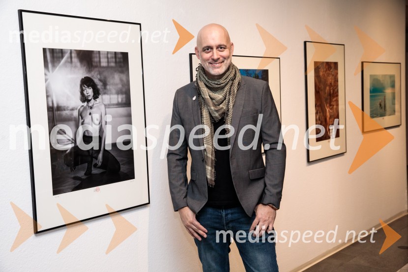  Aleš Bravničar, fotografOdprtje fotografske razstave Aleša Bravničarja z naslovom Boginje