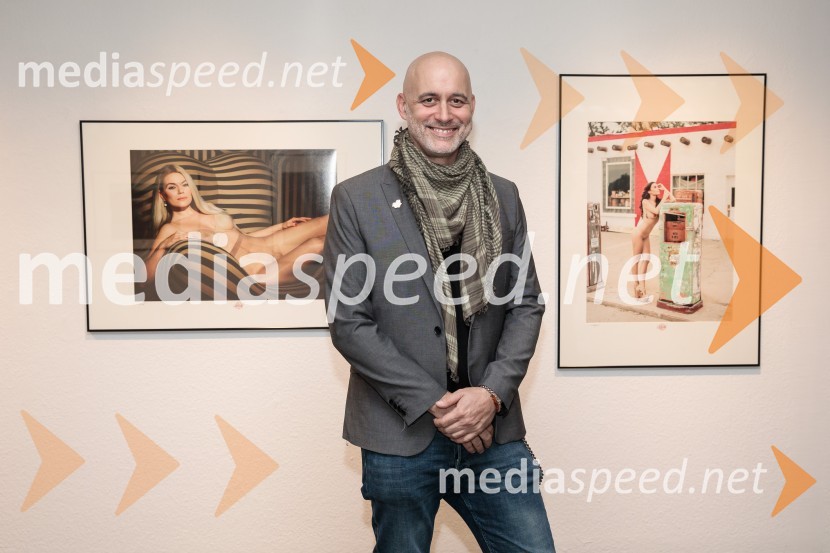  Aleš Bravničar, fotografOdprtje fotografske razstave Aleša Bravničarja z naslovom Boginje