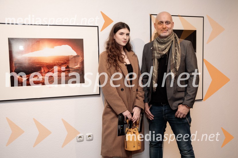  Tina Kopušar, obraz kampanje 13. nadstropje;  Aleš Bravničar, fotografOdprtje fotografske razstave Aleša Bravničarja z naslovom Boginje
