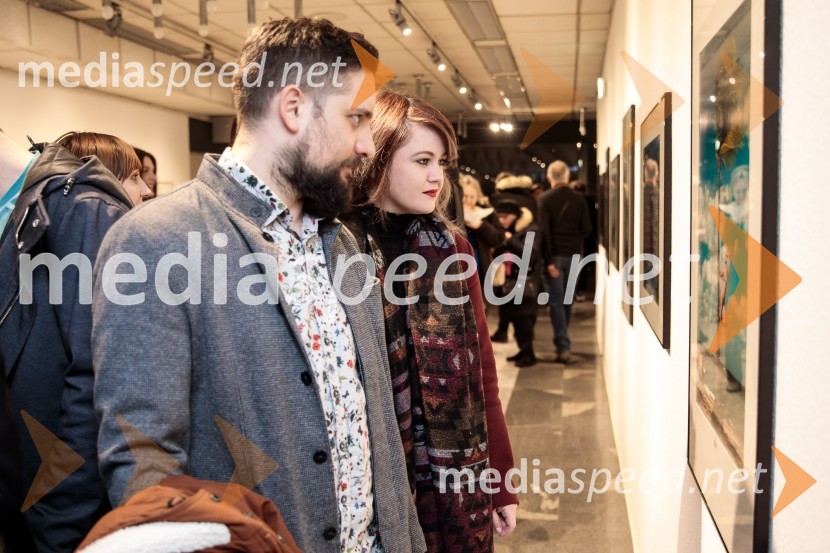 Odprtje fotografske razstave Aleša Bravničarja z naslovom Boginje