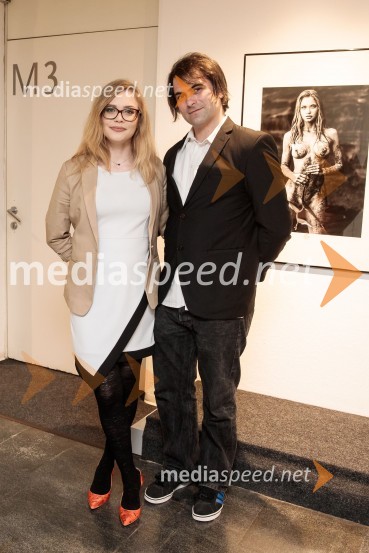  Iris Avdić, Playboy zajčica;  Primož PreglOdprtje fotografske razstave Aleša Bravničarja z naslovom Boginje