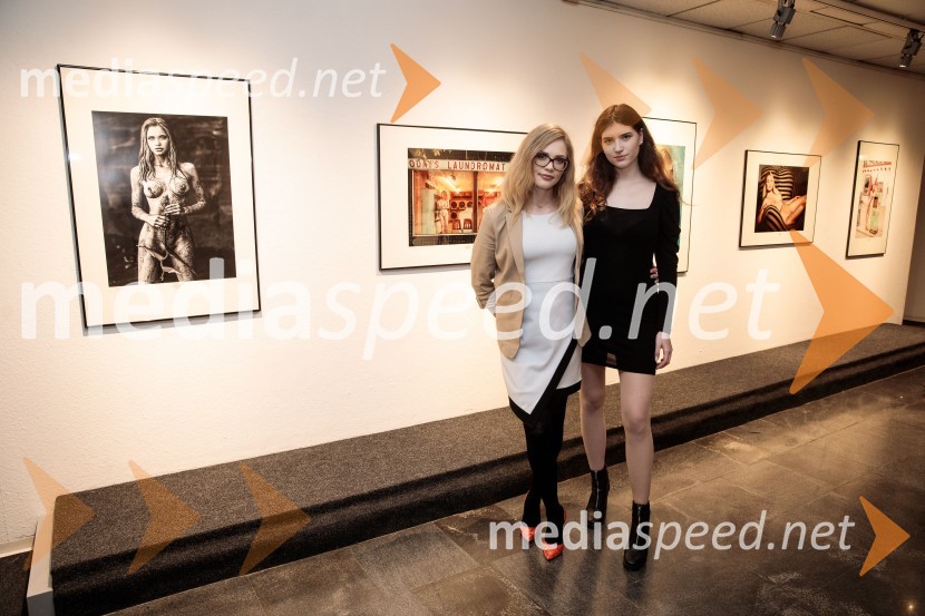  Iris Avdić, Playboy zajčica;  Tina Kopušar, obraz kampanje 13. nadstropjeOdprtje fotografske razstave Aleša Bravničarja z naslovom Boginje