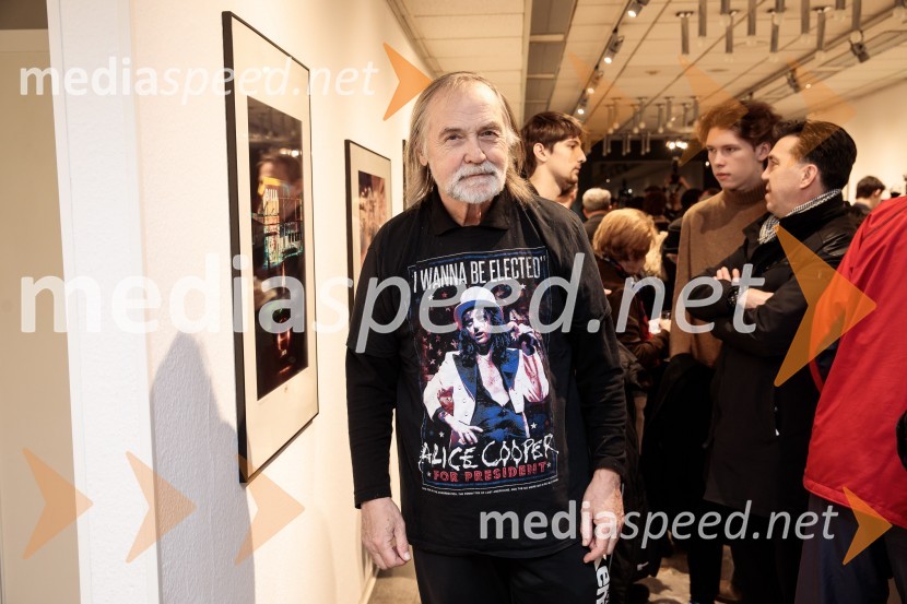  Dragan  Bulič, glasbeni urednikOdprtje fotografske razstave Aleša Bravničarja z naslovom Boginje