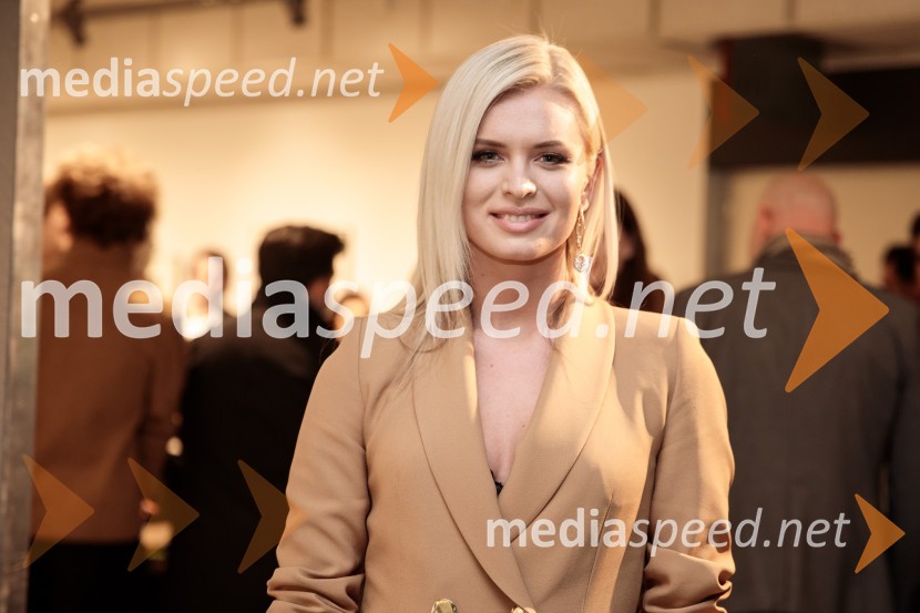  Nadiya  Bychkova, plesalka, manekenkaOdprtje fotografske razstave Aleša Bravničarja z naslovom Boginje