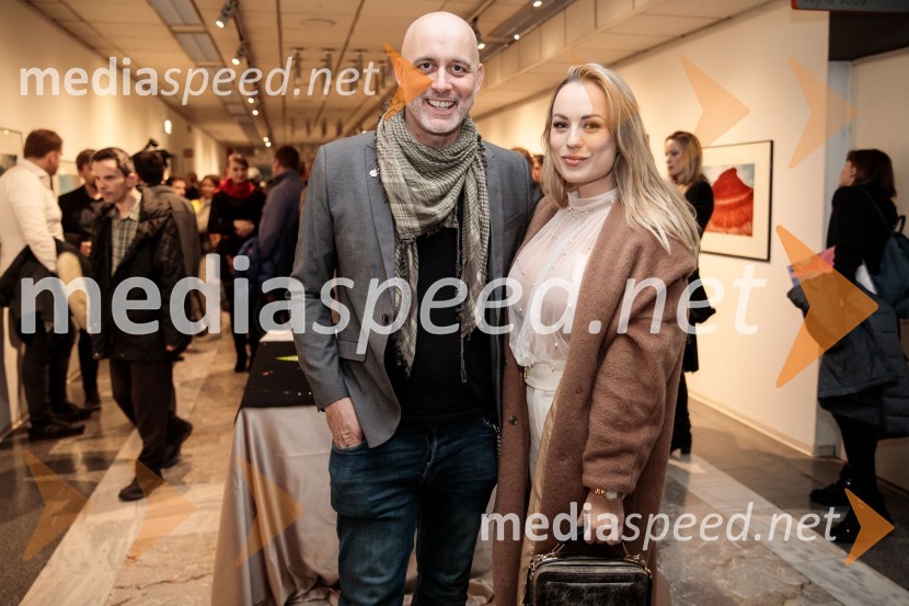  Aleš Bravničar, fotograf;  Katarina BenčekOdprtje fotografske razstave Aleša Bravničarja z naslovom Boginje