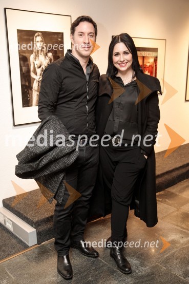  Jan Bučar, igralec;  Tina  Fabjan, vodja umetnikov ličenja Max FactorOdprtje fotografske razstave Aleša Bravničarja z naslovom Boginje