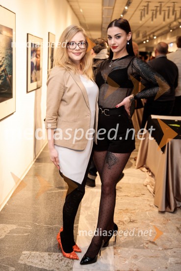  Iris Avdić, Playboy zajčica;  Marjanca Polutnik, fotomodel, osebna trenerka, zmagovalka šova ExatlonOdprtje fotografske razstave Aleša Bravničarja z naslovom Boginje