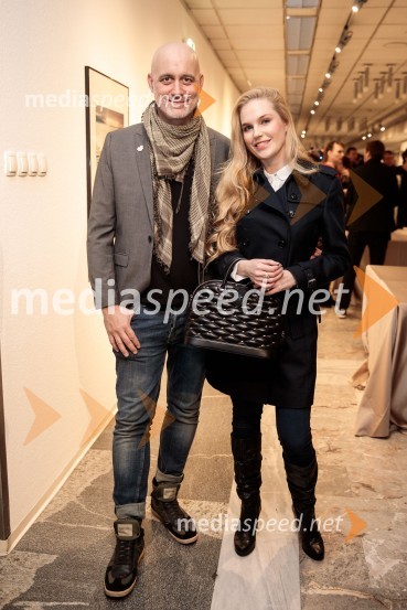  Aleš Bravničar, fotograf;  Liza PraprotnikOdprtje fotografske razstave Aleša Bravničarja z naslovom Boginje