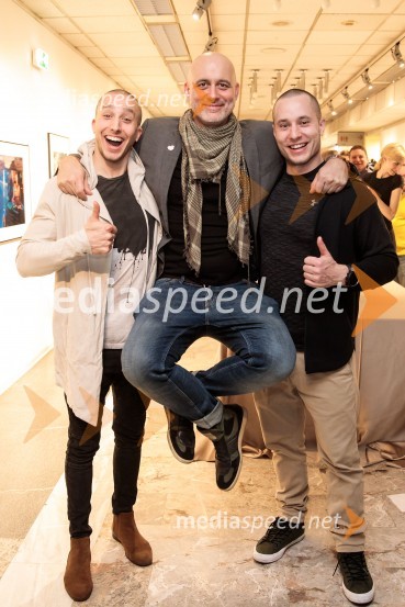  Filip Kržišnik, F&B Acrobatics;  Aleš Bravničar, fotograf;  Blaž Slanič, F&B AcrobaticsOdprtje fotografske razstave Aleša Bravničarja z naslovom Boginje