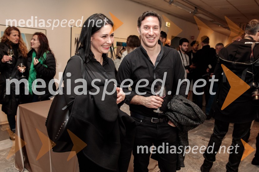  Tina  Fabjan, vodja umetnikov ličenja Max Factor;  Jan Bučar, igralecOdprtje fotografske razstave Aleša Bravničarja z naslovom Boginje