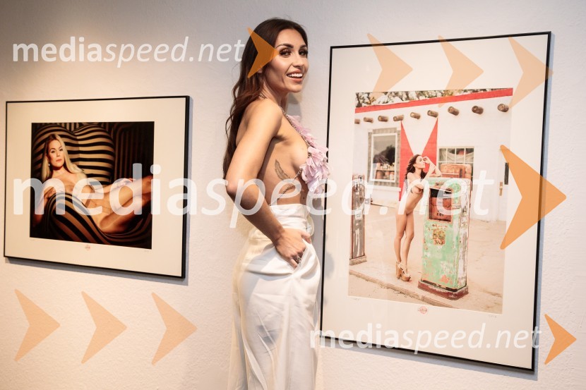  Anja Jenko, fotomodelOdprtje fotografske razstave Aleša Bravničarja z naslovom Boginje