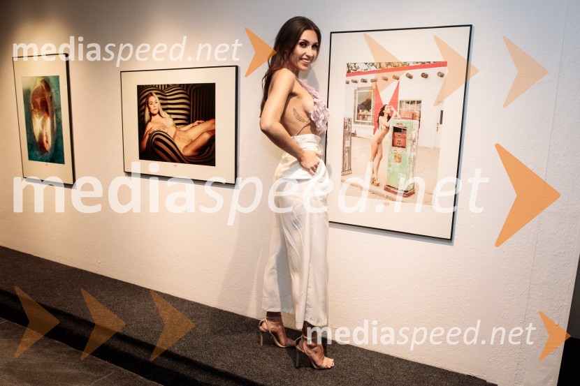  Anja Jenko, fotomodelOdprtje fotografske razstave Aleša Bravničarja z naslovom Boginje