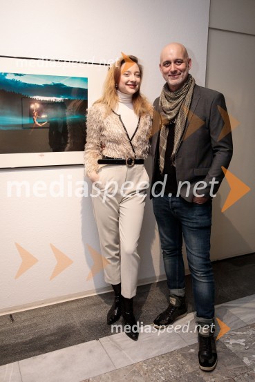  Lara Balodis Slekovec, plesalka;  Aleš Bravničar, fotografOdprtje fotografske razstave Aleša Bravničarja z naslovom Boginje