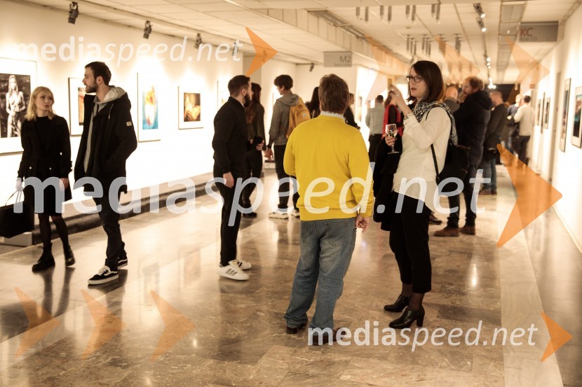 Odprtje fotografske razstave Aleša Bravničarja z naslovom Boginje