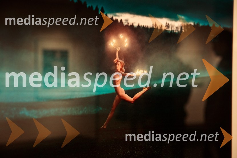 Odprtje fotografske razstave Aleša Bravničarja z naslovom Boginje