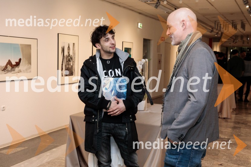  Loui Ferry, frizer;  Aleš Bravničar, fotografOdprtje fotografske razstave Aleša Bravničarja z naslovom Boginje