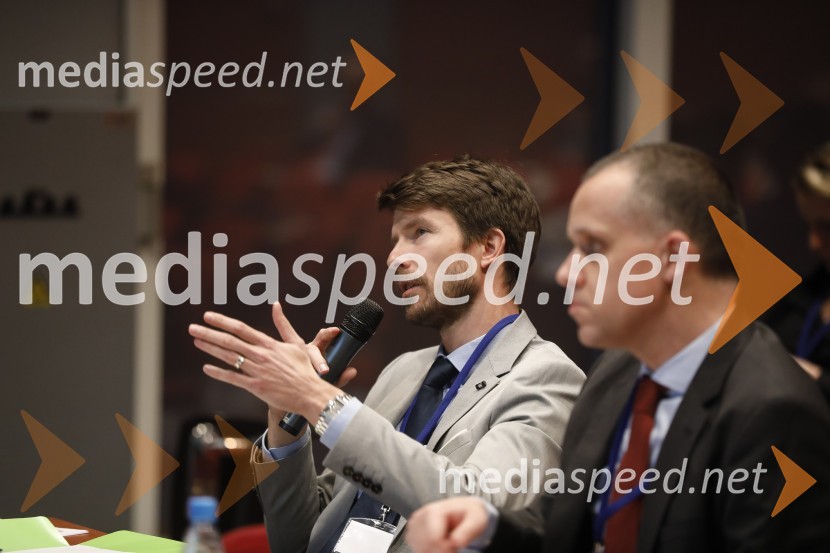  Blaž Hribar, CFA, sodnikCFA Institute Research Challenge 2020