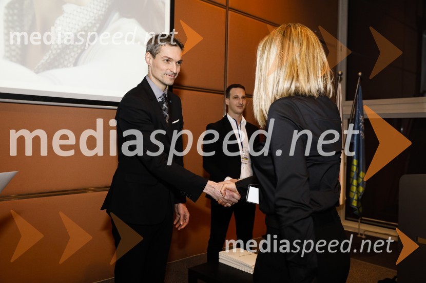  Bojan Ivanc, CFA, CAIA, član upravnega odbora društva CFA Slovenija in glavni ekonomist Analitike GZS, lokalni koordinator CFA Research Challenge 2018;  ... CFA Institute Research Challenge 2020