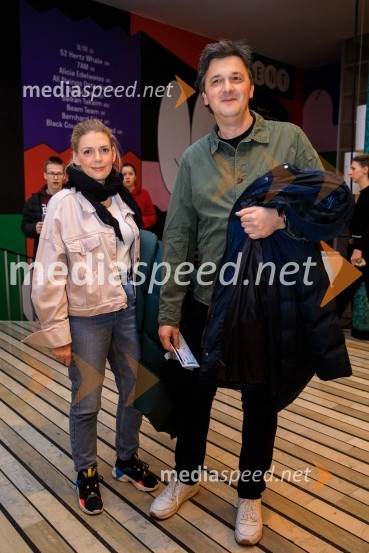  Maša Klun;  Aleksander Radić, Urednik oddaj Razvedrilni program RTV SLOZALAGASPER, predstavitev prvenca