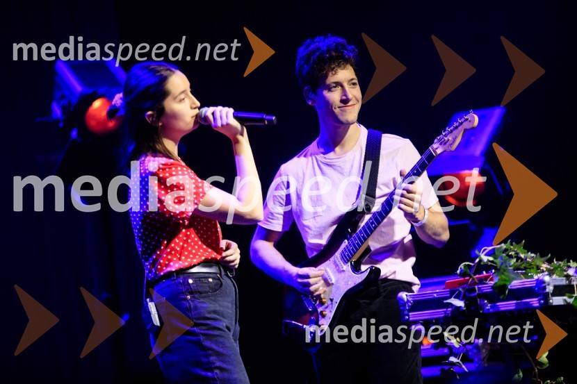  Zala Kralj, glasbenica;  Gašper  Šantl, glasbenikZALAGASPER, predstavitev prvenca