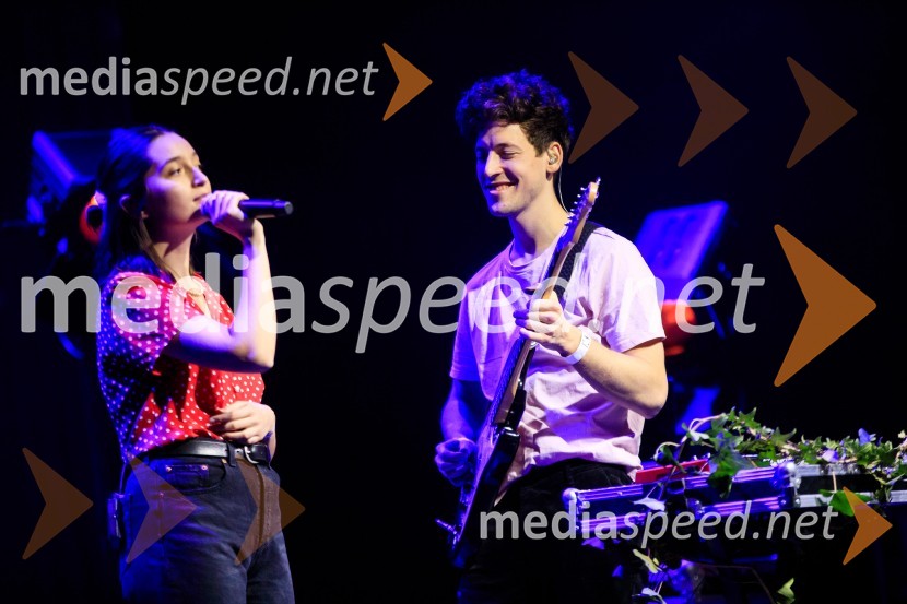  Zala Kralj, glasbenica;  Gašper  Šantl, glasbenikZALAGASPER, predstavitev prvenca