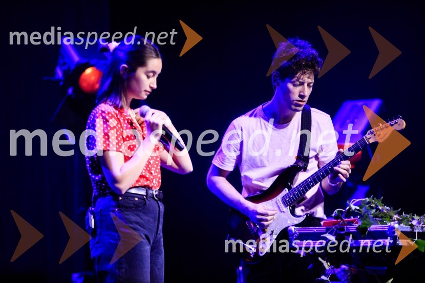  Zala Kralj, glasbenica;  Gašper  Šantl, glasbenikZALAGASPER, predstavitev prvenca