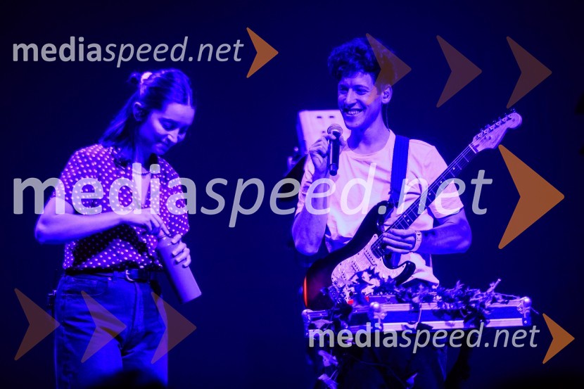  Zala Kralj, glasbenica;  Gašper  Šantl, glasbenikZALAGASPER, predstavitev prvenca