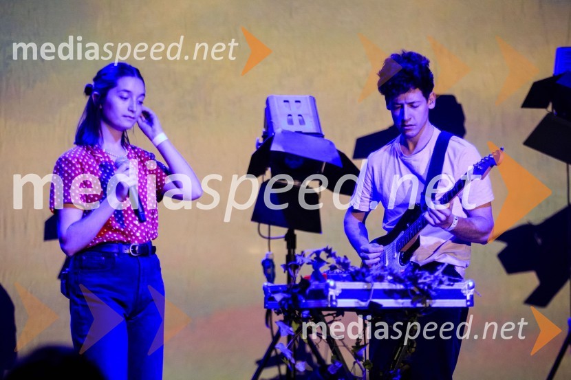  Zala Kralj, glasbenica;  Gašper  Šantl, glasbenikZALAGASPER, predstavitev prvenca