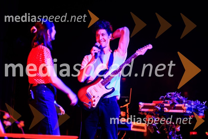  Zala Kralj, glasbenica;  Gašper  Šantl, glasbenikZALAGASPER, predstavitev prvenca